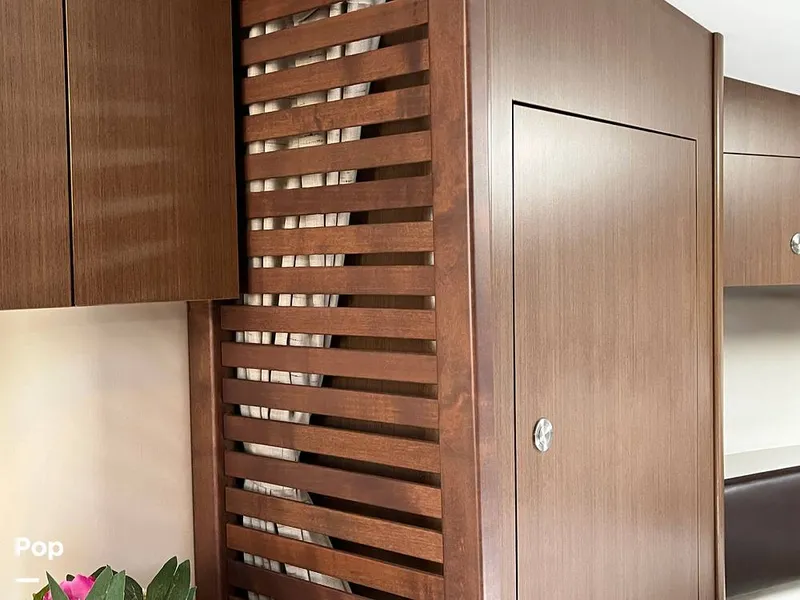 Slide: The Image of Sea Ray 370 Sundancer 2017 - 15946603