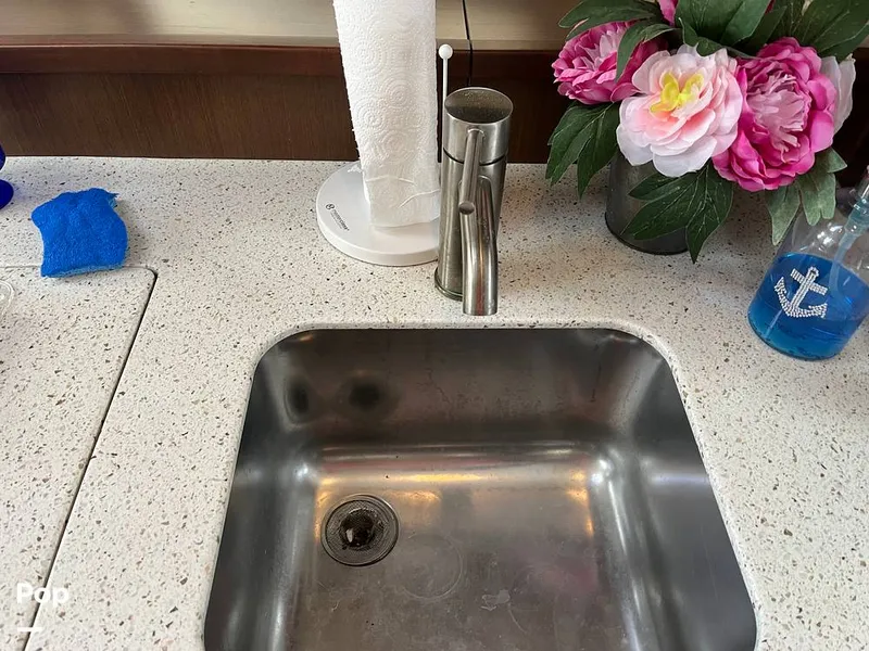 Slide: The Image of Sea Ray 370 Sundancer 2017 - 15946609