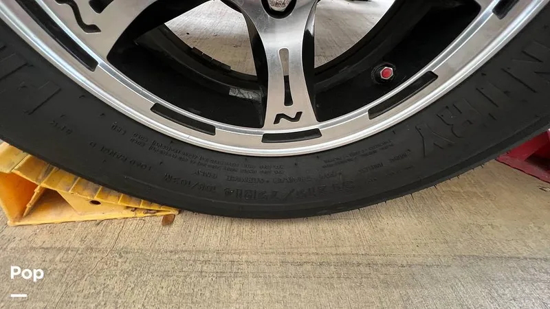 Slide: The Image of Tire/wheel Detail - 15548357