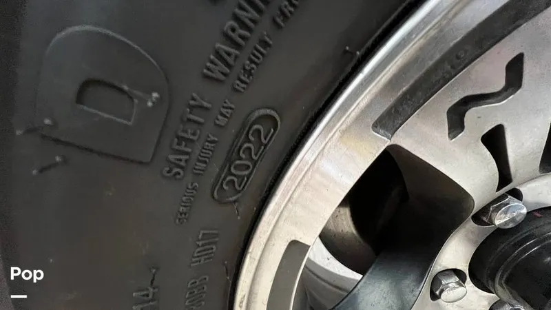 Slide: The Image of Tire Date Code - 2022 - 15548364