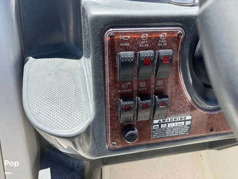 Slide: The Image of Bayliner 245 2005 - 15570986