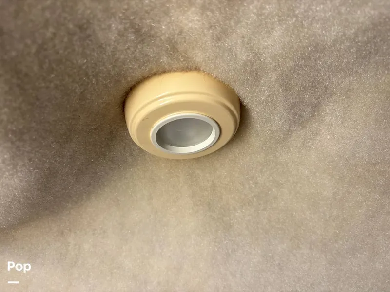 Slide: The Image of Bayliner 245 2005 - 15570961