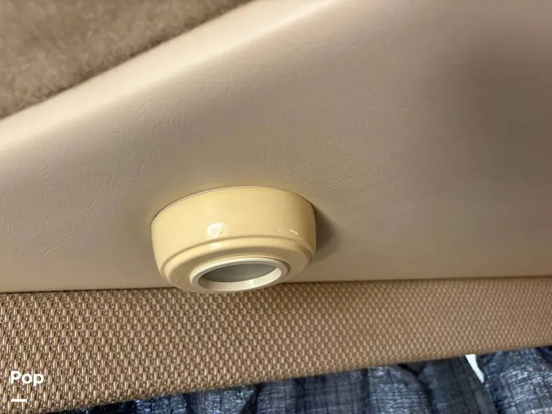 Slide: The Image of Bayliner 245 2005 - 15570960