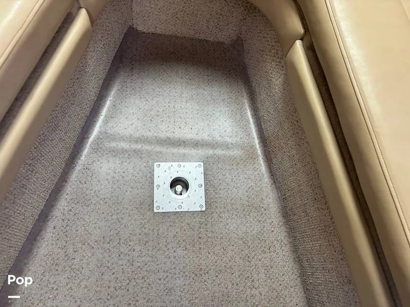 Slide: The Image of Bayliner 245 2005 - 15570958