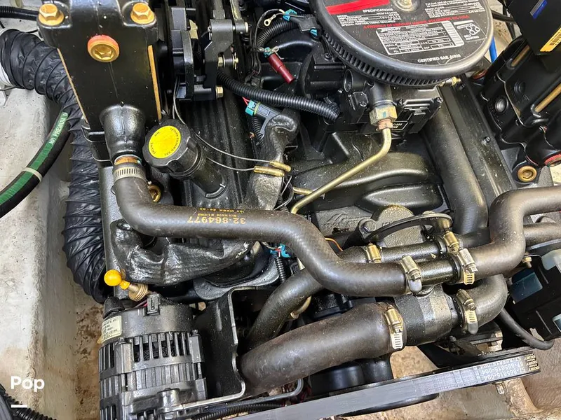 Slide: The Image of Bayliner 245 2005 - 15571035