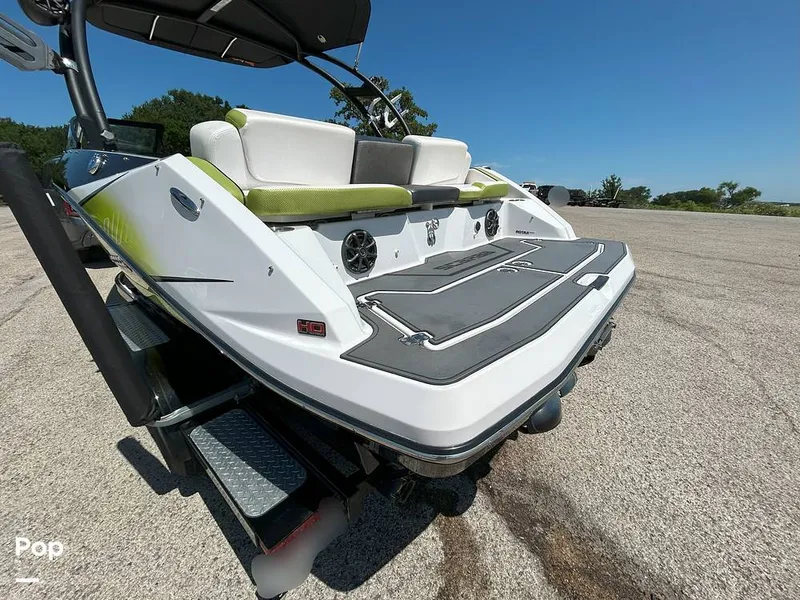 Slide: The Image of Scarab HO Impulse 2015 - 15569422