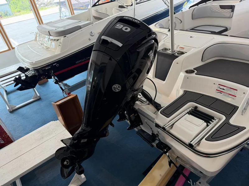 Slide: The Image of Bayliner 170EL 2025 - 2