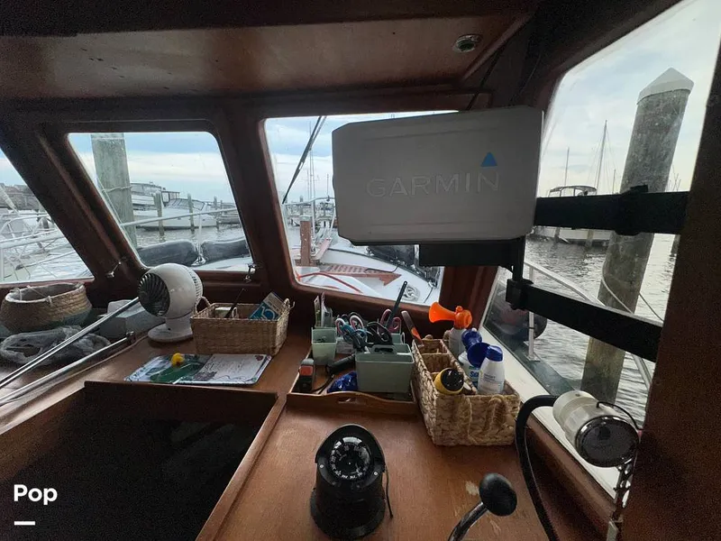 Slide: The Image of Marine Trader 34 1984 - 15560401