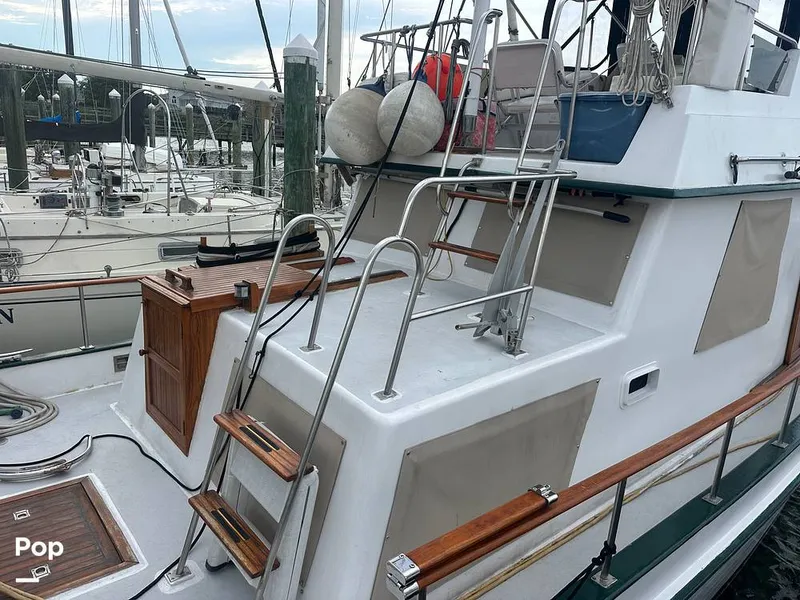 Slide: The Image of Marine Trader 34 1984 - 15560280