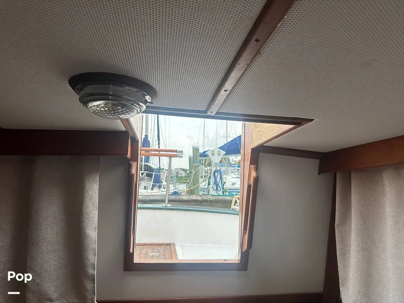 Slide: The Image of Marine Trader 34 1984 - 15653877