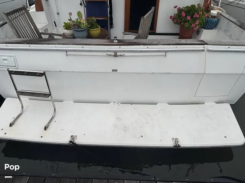 Slide: The Image of Bayliner 3888 Motoryacht 1990 - 15647741