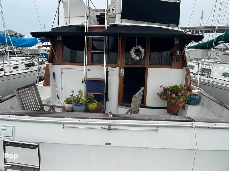 Slide: The Image of Bayliner 3888 Motoryacht 1990 - 15647742