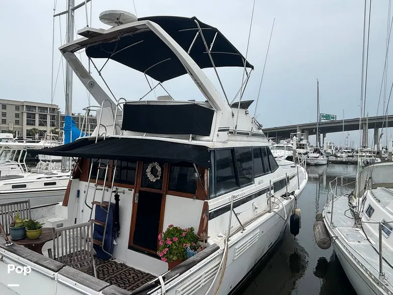 Slide: The Image of Bayliner 3888 Motoryacht 1990 - 15647745