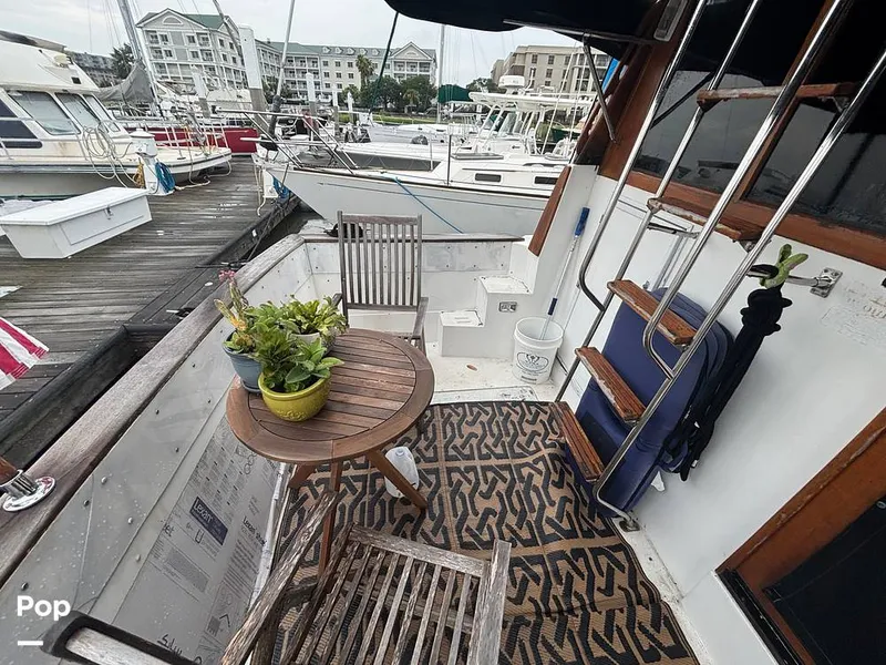 Slide: The Image of Bayliner 3888 Motoryacht 1990 - 15647748