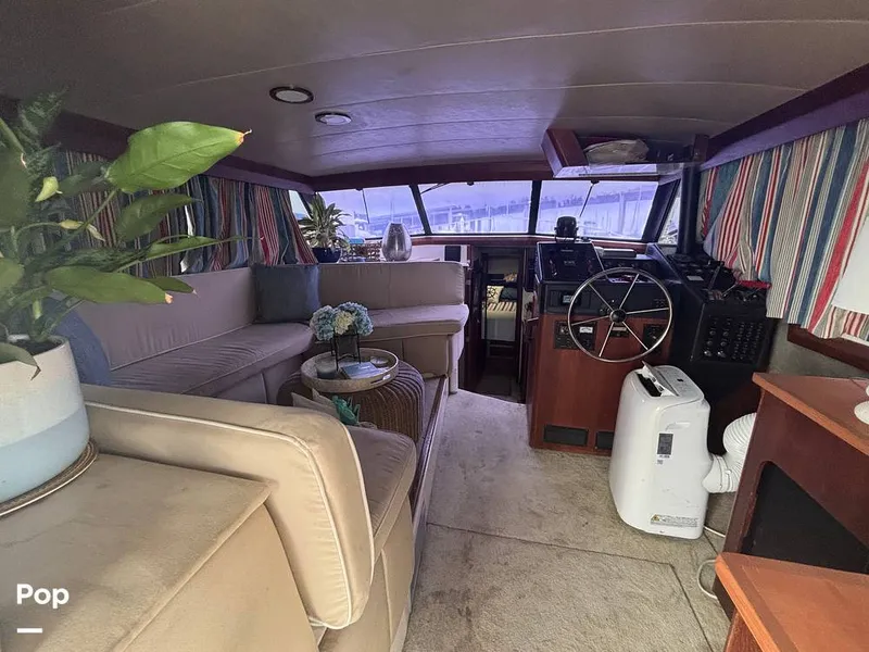 Slide: The Image of Bayliner 3888 Motoryacht 1990 - 15647754