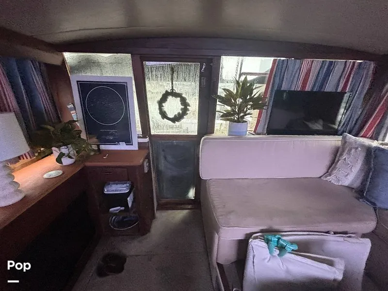 Slide: The Image of Bayliner 3888 Motoryacht 1990 - 15647757