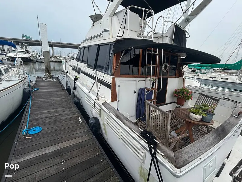 Slide: The Image of Bayliner 3888 Motoryacht 1990 - 15647733