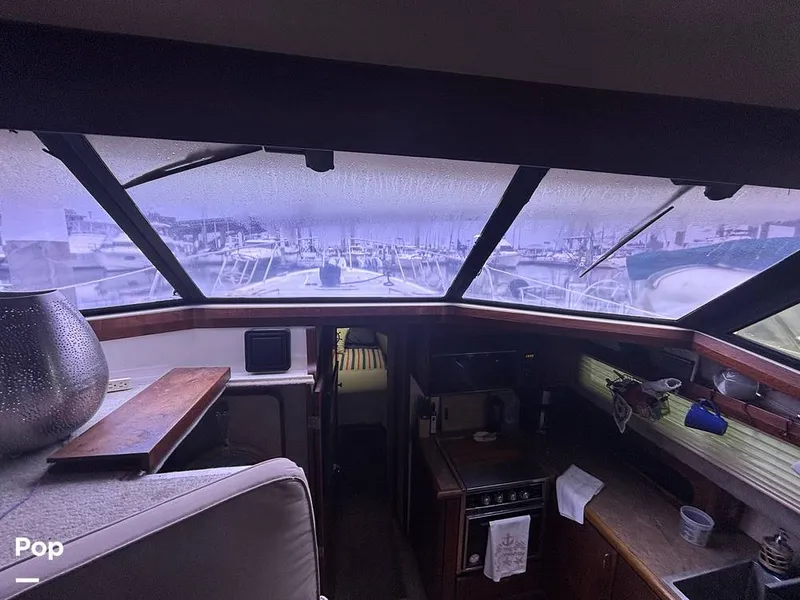 Slide: The Image of Bayliner 3888 Motoryacht 1990 - 15647763