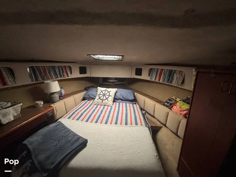 Slide: The Image of Bayliner 3888 Motoryacht 1990 - 15647780