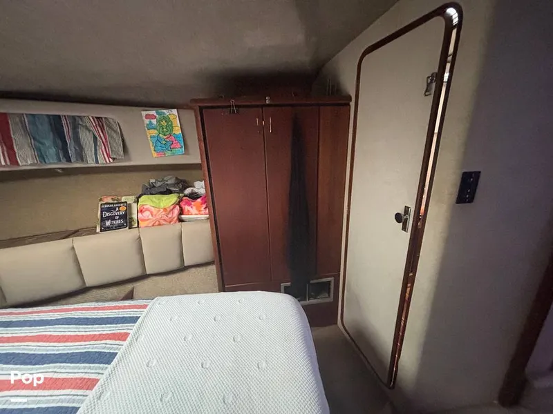 Slide: The Image of Bayliner 3888 Motoryacht 1990 - 15647781