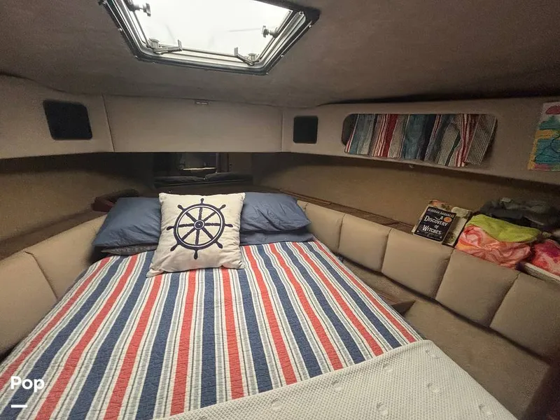 Slide: The Image of Bayliner 3888 Motoryacht 1990 - 15647782