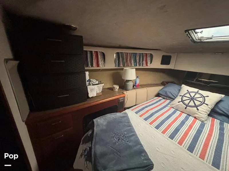 Slide: The Image of Bayliner 3888 Motoryacht 1990 - 15647783