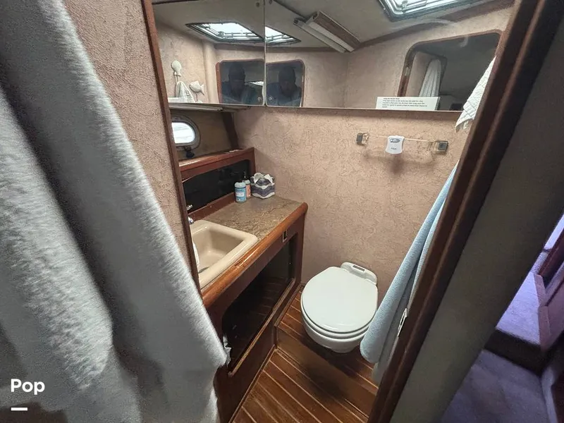 Slide: The Image of Bayliner 3888 Motoryacht 1990 - 15647784