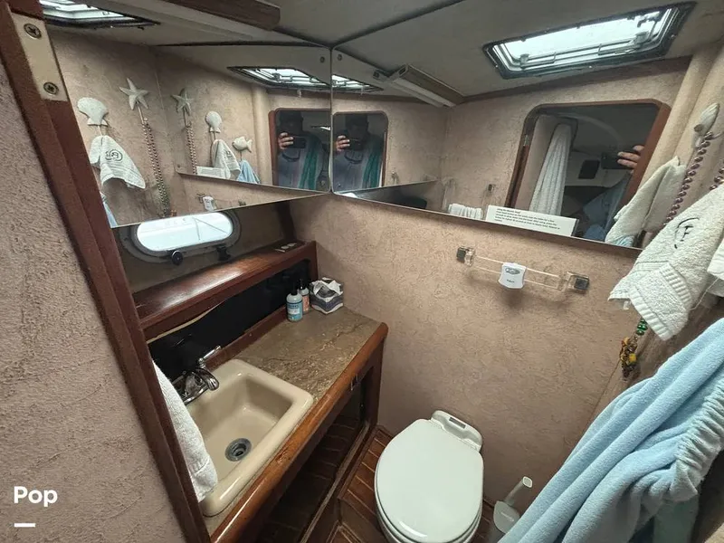 Slide: The Image of Bayliner 3888 Motoryacht 1990 - 15647785