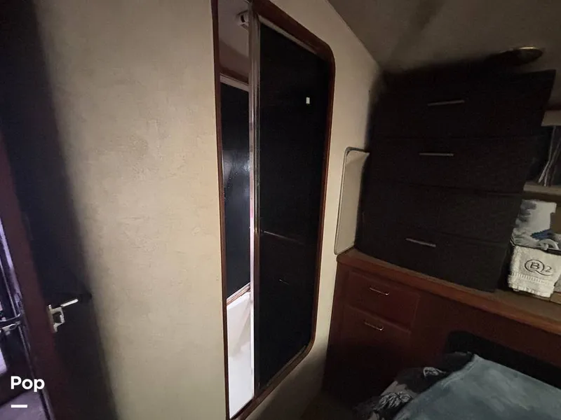 Slide: The Image of Bayliner 3888 Motoryacht 1990 - 15647786