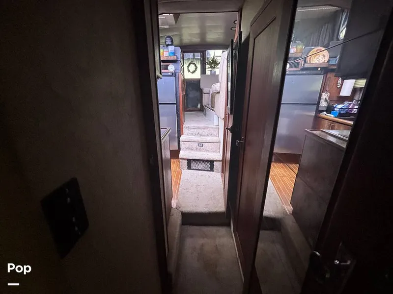 Slide: The Image of Bayliner 3888 Motoryacht 1990 - 15647790