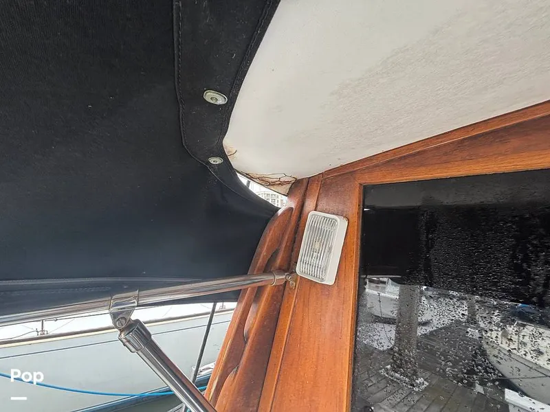 Slide: The Image of Bayliner 3888 Motoryacht 1990 - 15647797