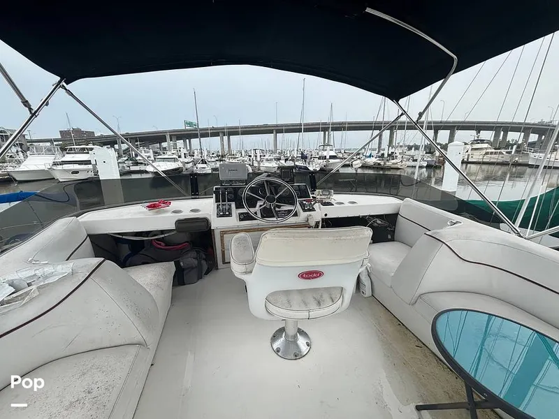 Slide: The Image of Bayliner 3888 Motoryacht 1990 - 15647801