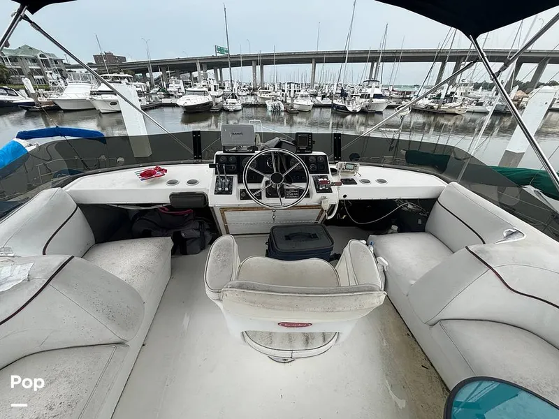 Slide: The Image of Bayliner 3888 Motoryacht 1990 - 15647802