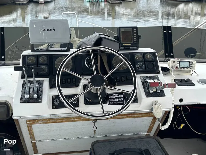 Slide: The Image of Bayliner 3888 Motoryacht 1990 - 15647803