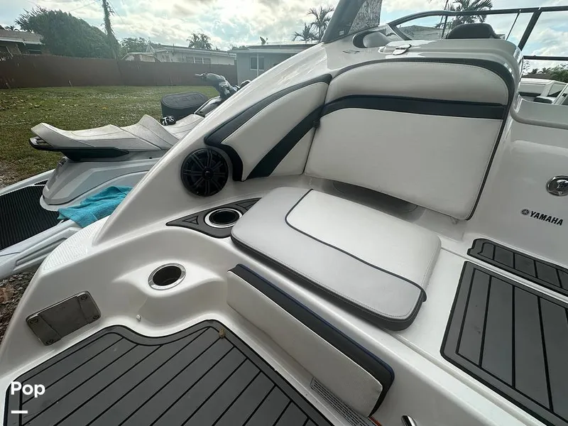 Slide: The Image of Yamaha 242SE 2018 - 16125449