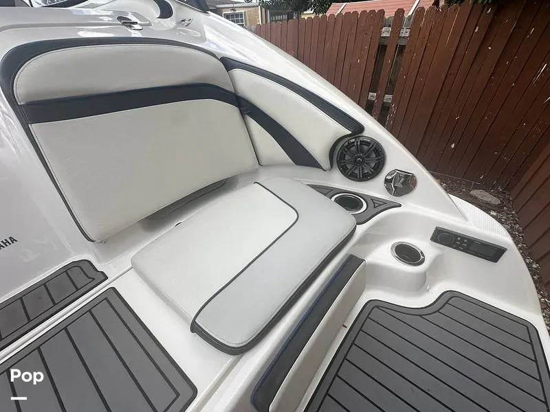 Slide: The Image of Yamaha 242SE 2018 - 16125450