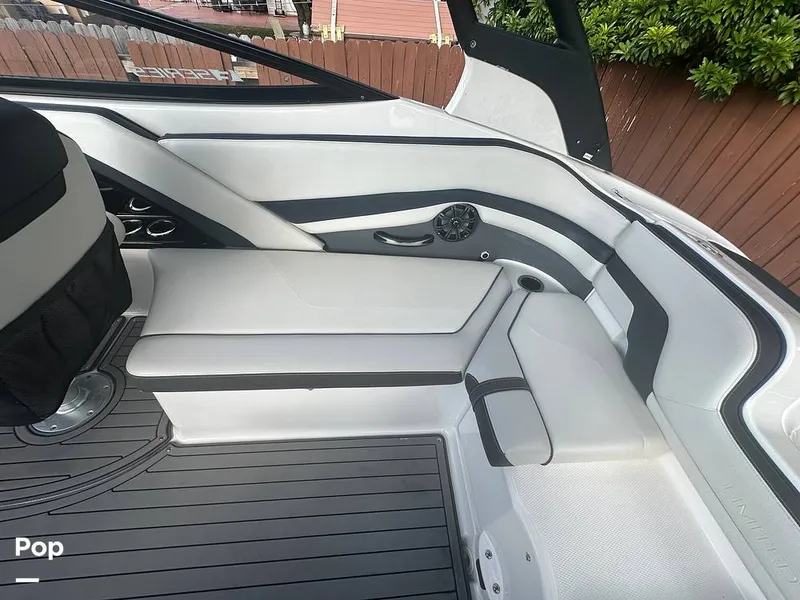 Slide: The Image of Yamaha 242SE 2018 - 16125468