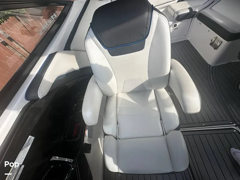 Slide: The Image of Yamaha 242SE 2018 - 16125472