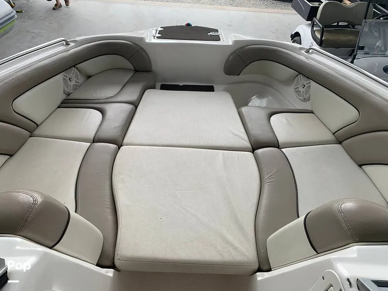 Slide: The Image of Bow Lounge - 15670614