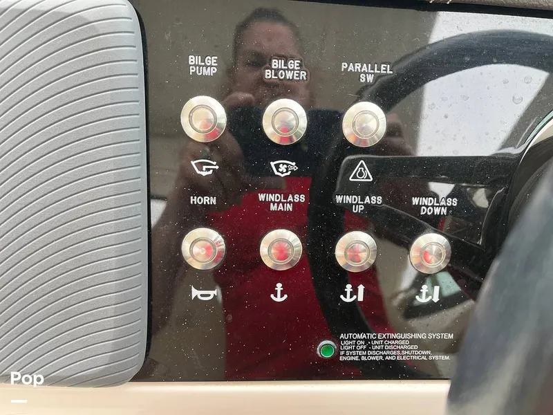 Slide: The Image of Sea Ray SLX 350 2016 - 15603089