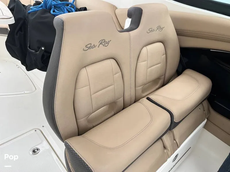 Slide: The Image of Sea Ray SLX 350 2016 - 15603093