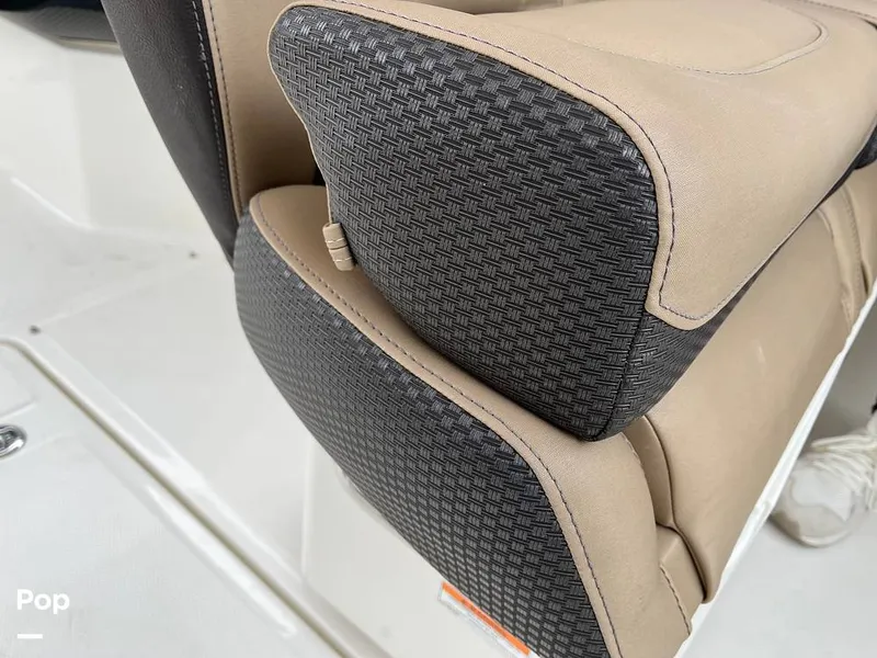 Slide: The Image of Sea Ray SLX 350 2016 - 15603094