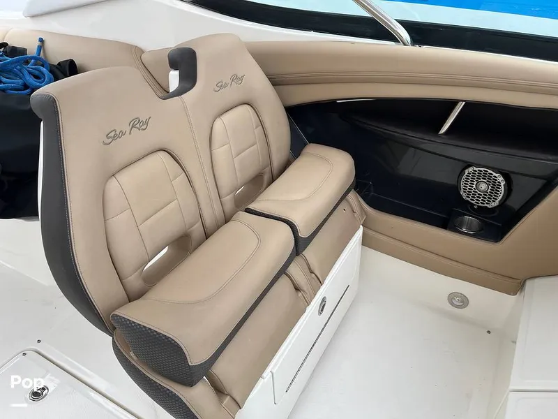 Slide: The Image of Sea Ray SLX 350 2016 - 15603095