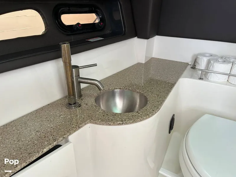 Slide: The Image of Sea Ray SLX 350 2016 - 15603101