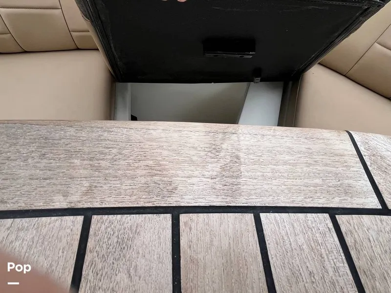 Slide: The Image of Sea Ray SLX 350 2016 - 15603129