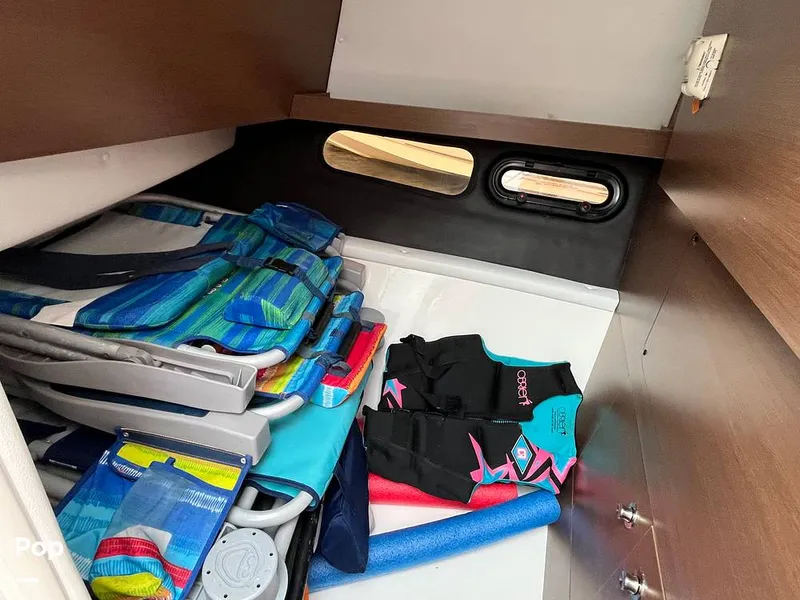 Slide: The Image of Sea Ray SLX 350 2016 - 15603131