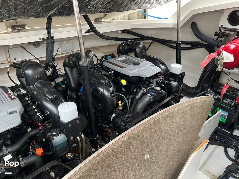 Slide: The Image of Sea Ray SLX 350 2016 - 15603138