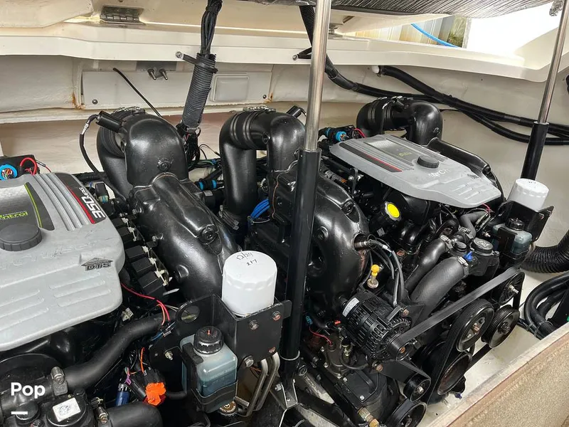 Slide: The Image of Sea Ray SLX 350 2016 - 15603140