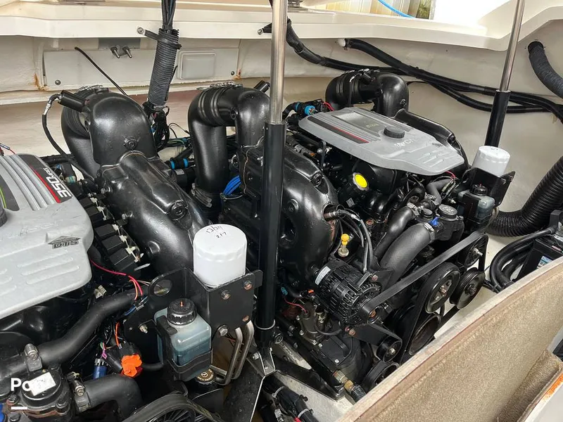 Slide: The Image of Sea Ray SLX 350 2016 - 15603141