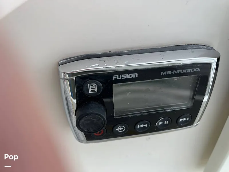 Slide: The Image of Sea Ray SLX 350 2016 - 15603142